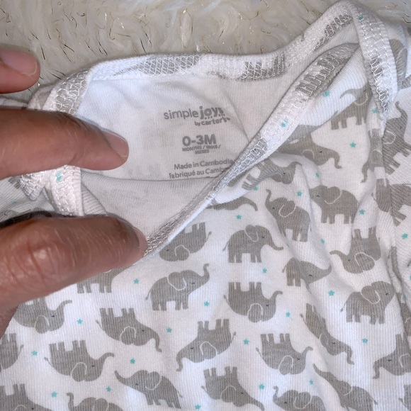 4-Baby clothes . 2(0-3 Months and 2(3-6 Months - Picture 3 of 9